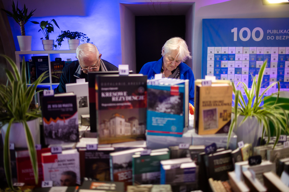 XXVIII Targi Wydawców Katolickich w Arkadach Kubickiego w Warszawie – 20–23 kwietnia 2023. Fot. Sławek Kasper (IPN)