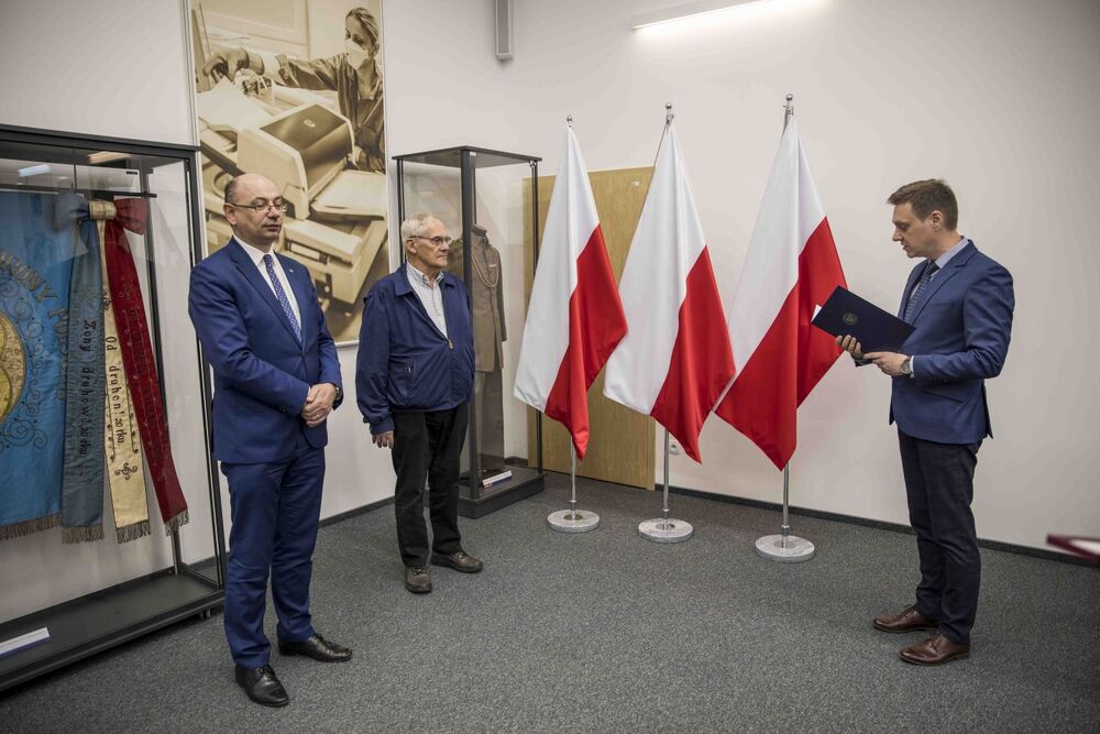 Uroczystość wręczenia Krzyża Wolności i Solidarności Andrzejowi Pacałowskiemu – Warszawa, 27 kwietnia 2023. Fot. Katarzyna Adamów (IPN)