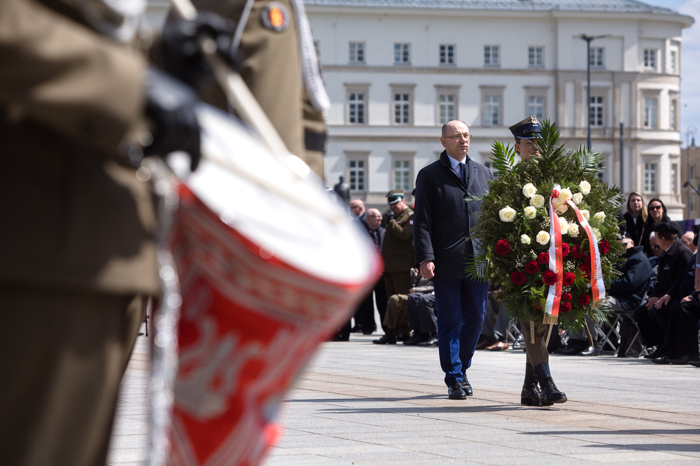 Wieniec od Instytutu Pamięci Narodowej złożył dr Mateusz Szpytma, zastępca prezesa IPN – Warszawa, 8 maja 2023. Fot. Sławek Kasper (IPN)