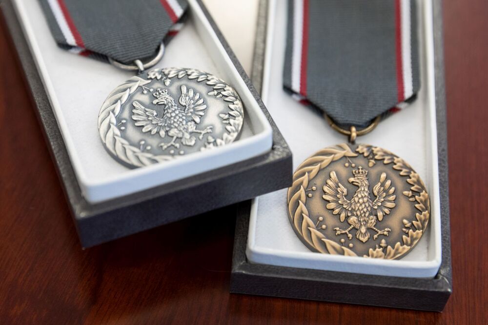 Medale Reipublicae Memoriae Meritum dla członków Stowarzyszenia Odnowy Chrześcijańskiej „Pamięć i Tożsamość” w Działdowie  – Warszawa, 10 maja 2023. Fot. Mikołaj Bujak (IPN)