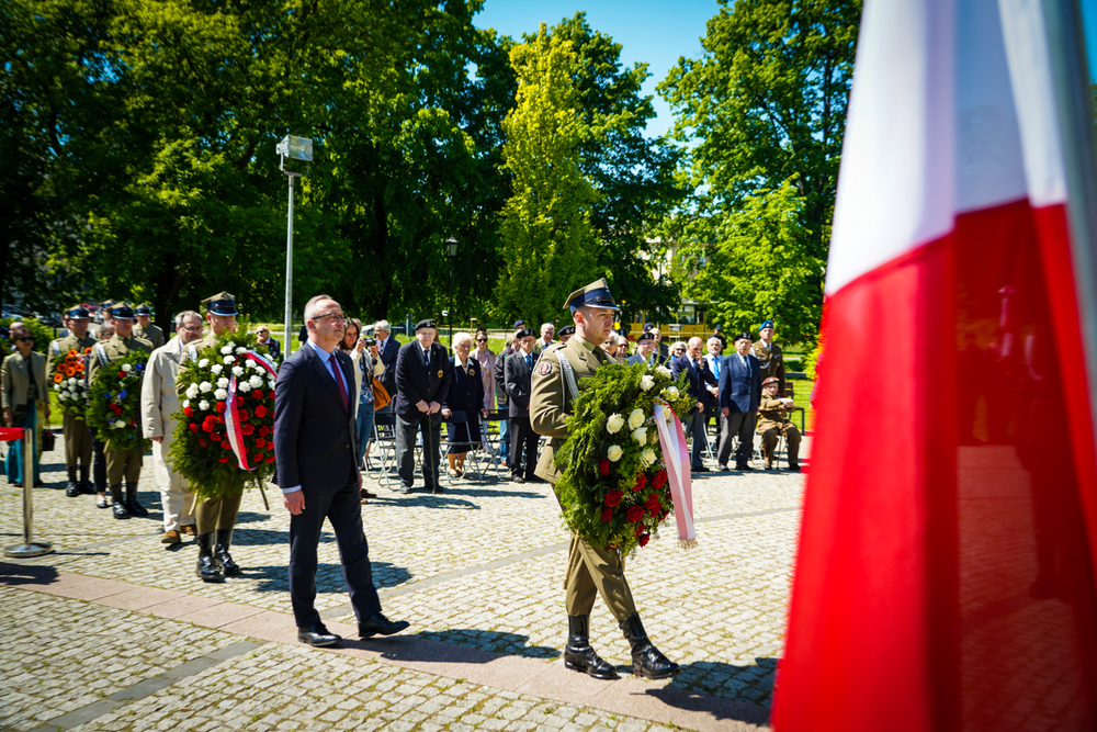 Dr hab. Karol Polejowski, wiceprezes IPN, podczas obchodów 79. rocznicy rozpoczęcia bitwy o Monte Cassino – Warszawa, 11 maja 2023. Fot. Mateusz Niegowski (IPN)