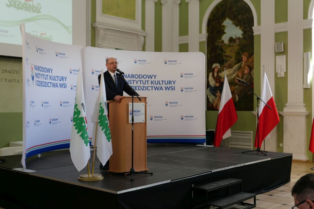 Dr Mateusz Szpytma, wiceprezes IPN, podczas obchodów 42. rocznicy rejestracji NSZZ Rolników Indywidualnych „Solidarność” – Warszawa, 14 maja 2023. Fot. Karol Starowicz (IPN)