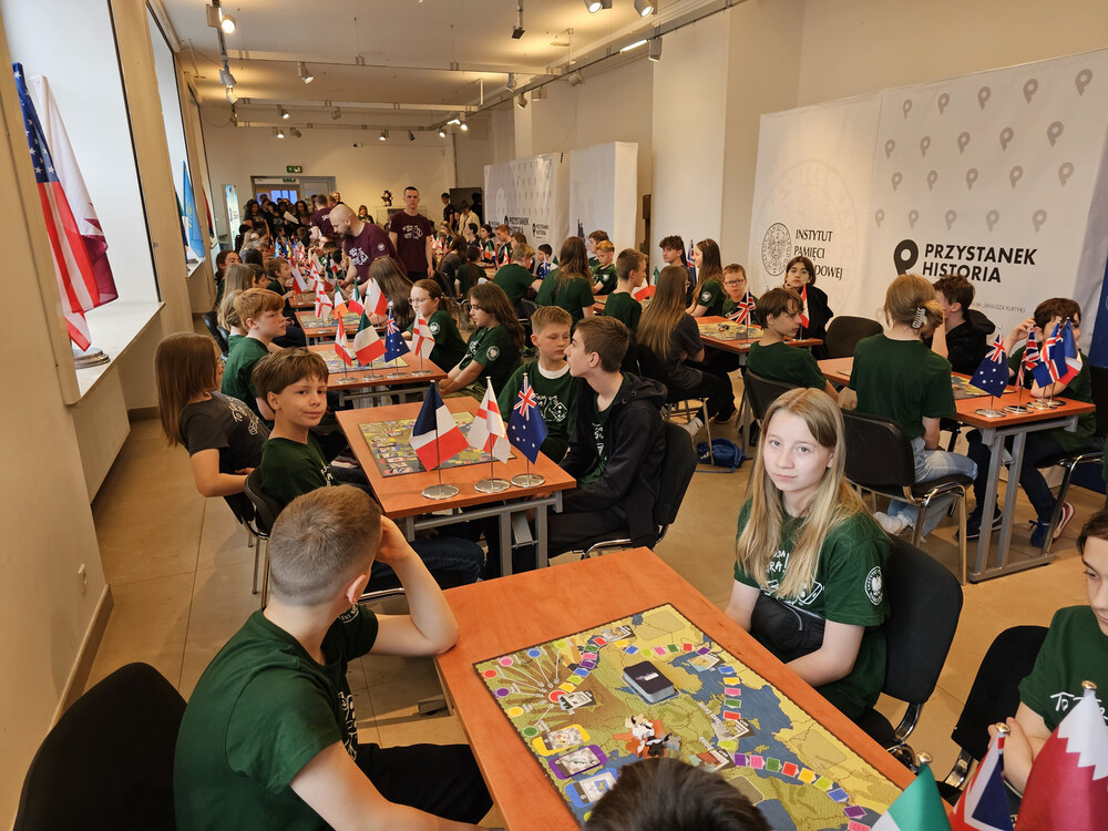 Finał III edycji Polonijnego Turnieju Edukacyjnej Gry Planszowej „Miś Wojtek” – Warszawa, 15 maja 2023. Fot. Bartłomiej Pilarczyk (Fundacja Polonica)