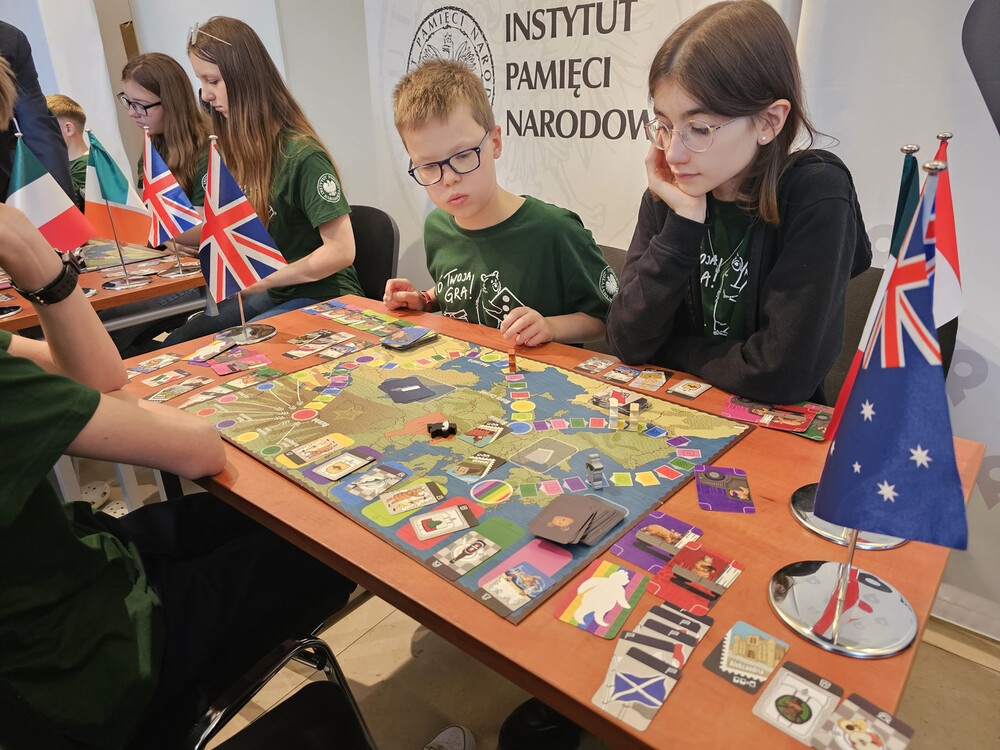 Finał III edycji Polonijnego Turnieju Edukacyjnej Gry Planszowej „Miś Wojtek” – Warszawa, 15 maja 2023. Fot. Bartłomiej Pilarczyk (Fundacja Polonica)