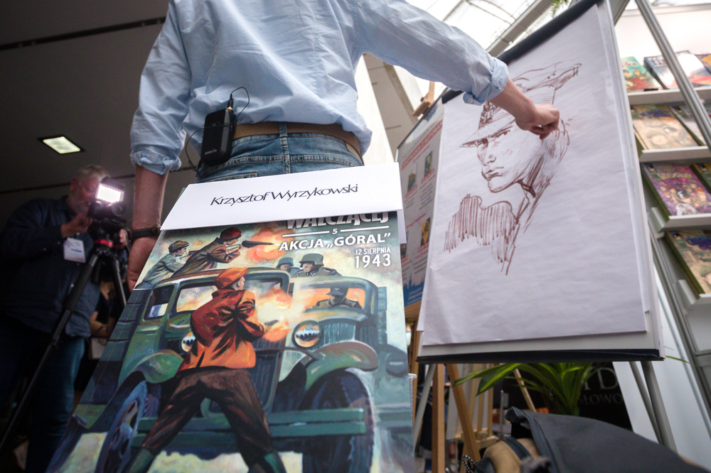 IPN na Targach Książki i Mediów Vivelo 2023 – Warszawa, 21 maja 2023. Krzysztof Wyrzykowski – twórca m.in. serii komiksów IPN „Wilcze tropy”. Fot. Sławek Kasper (IPN)