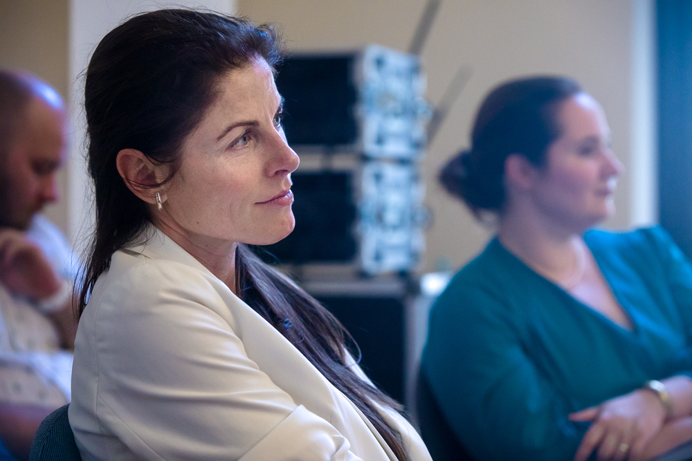 Dyskusja o książce „Zakazane kontakty. Współpraca opozycji polskiej i węgierskiej 1976–1989”. Dr Orsolya Zsuzsanna Kovács - ambasador Węgier w Polsce (P) i dr Natalia Cichocka, zast. dyrektora Wydawnictwa IPN – Warszawa, 26 maja 2023. Fot. Sławek Kasper (IPN)