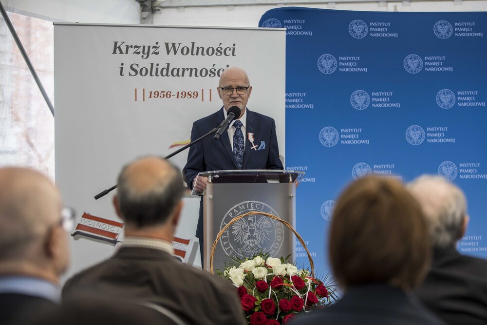 Uroczystość wręczenia Krzyży Wolności i Solidarności działaczom opozycji niepodległościowej z lat 1956–1989 – Warszawa, 2 czerwca 2023. Fot. Katarzyna Adamów (IPN)