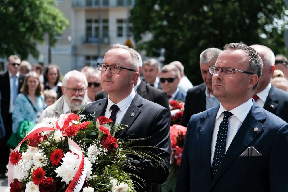 Odsłonięcie tablicy pamiątkowej w 40. rocznicę powstania Ruchu Młodzieży Niezależnej w Gorzowie Wielkopolskim – 10 czerwca 2023. Fot. Paweł Kamrad www.EchoGorzowa.pl