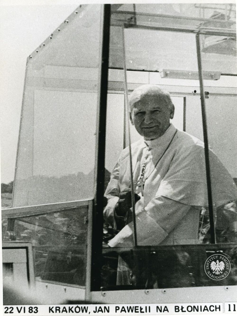 Jan Paweł II podczas pielgrzymki (foto z zasobu AIPN)