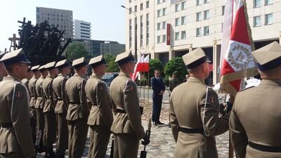 Uroczystość pod pomnikiem Poległym i Pomordowanym na Wschodzie – 11 sierpnia 2017. Fot. Waldemar Kowalski (IPN)