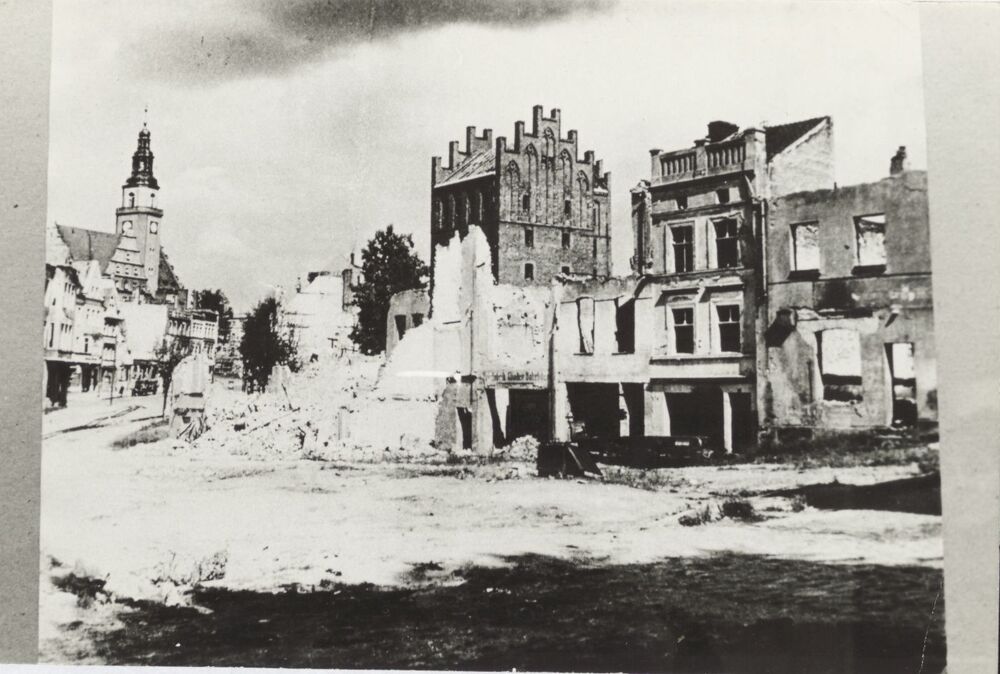 Zniszczony Olsztyn, 1945 r. Fot. ze zbiorów Instytutu Północnego im. Wojciecha Kętrzyńskiego w Olsztynie