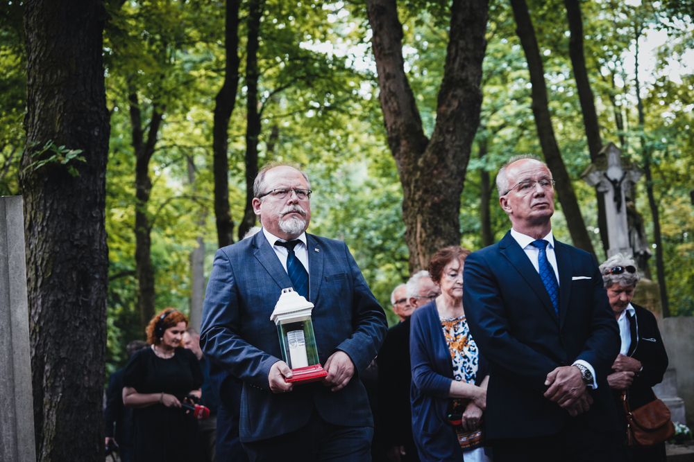 Uroczystości pogrzebowe Tadeusza Bejta. Dr hab. Krzysztof Szwagrzyk (P) i Adam Siwek (L)  – Warszawa, 28 czerwca 2023. Fot. Mateusz Niegowski (IPN)