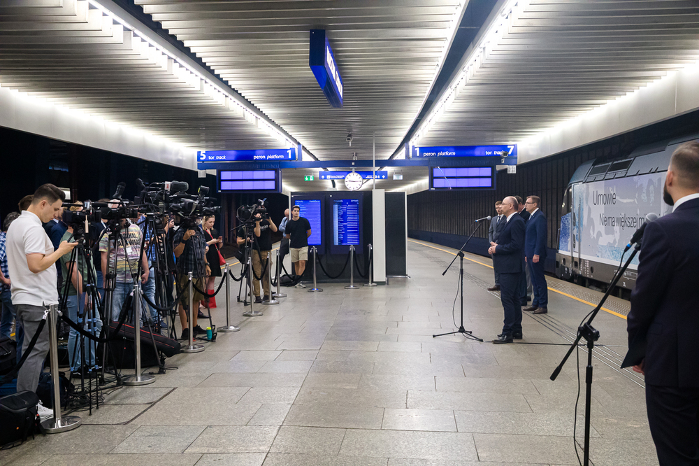 Prezentacja lokomotywy z grafikami przedstawiającymi Rodzinę Ulmów – Warszawa, 13 lipca 2023. Fot. Sławek Kasper (IPN)