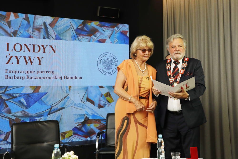 Wernisaż wystawy obrazów „Londyn żywy. Emigracyjne portrety Barbary Kaczmarowskiej-Hamilton” – Warszawa, 12 lipca 2023. Fot. Piotr Życieński (IPN)