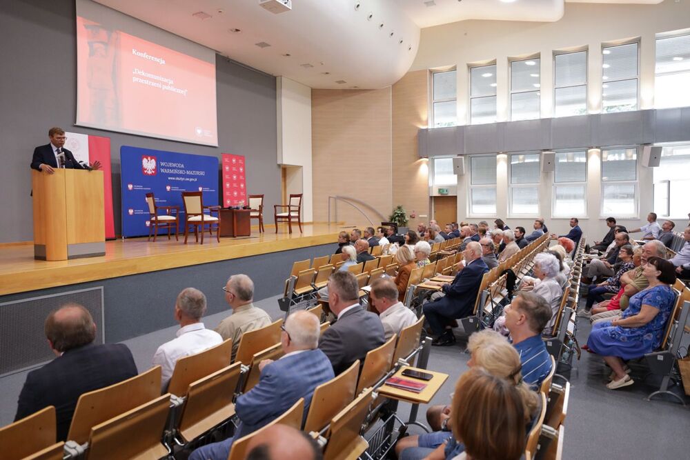 Sesja popularnonaukowa na temat dekomunizacji przestrzeni publicznej – Olsztyn, 22 lipca 2023. Fot. Mikołaj Bujak (IPN)