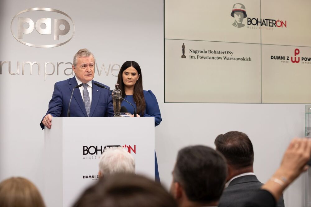 Konferencja prasowa inaugurująca VIII edycję ogólnopolskiej kampanii społecznej „BohaterON – włącz historię”. Na zdj. prof.  Piotr Gliński, minister kultury i dziedzictwa narodowego – 27 lipca 2023. Fot. Mikołaj Bujak (IPN)