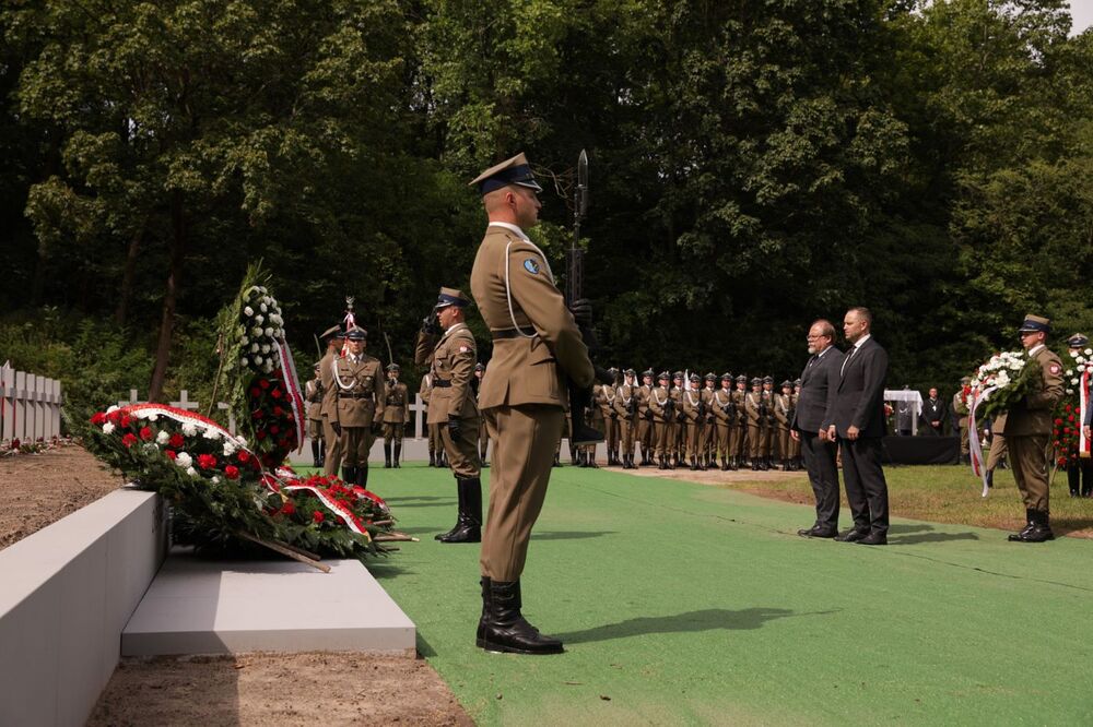 Uroczystość upamiętniająca ofiary niemieckich zbrodni na terenie Fortu III w Pomiechówku – Pomiechówek, 31 lipca 2023. Fot. Mikołaj Bujak (IPN)