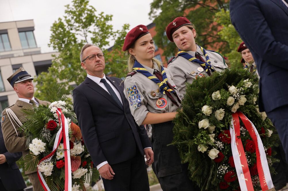 Uroczystość „Energetycy w Powstaniu” przy dawnej Elektrowni Warszawskiej – Warszawa, 1 sierpnia 2023. Fot. Mikołaj Bujak (IPN)