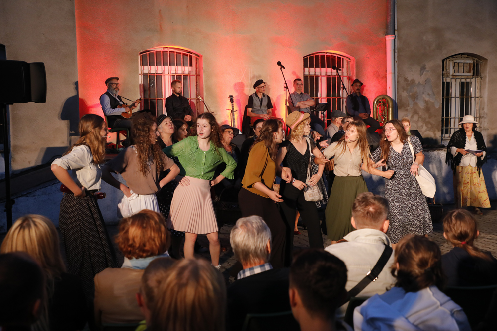 „Bunt wznieci słowo poety” – widowisko słowno-muzyczne. Fot. Piotr Życieński (IPN)