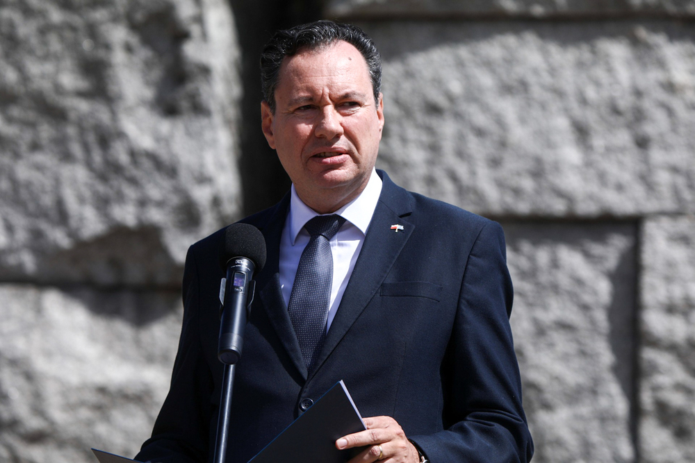 Ambasador Izreaela Yacov Livne podczas uroczystości w 80. rocznicę buntu więźniów obozu śmierci Treblinka II – Treblinka, 2 sierpnia 2023. Fot. Sławek Kasper (IPN)