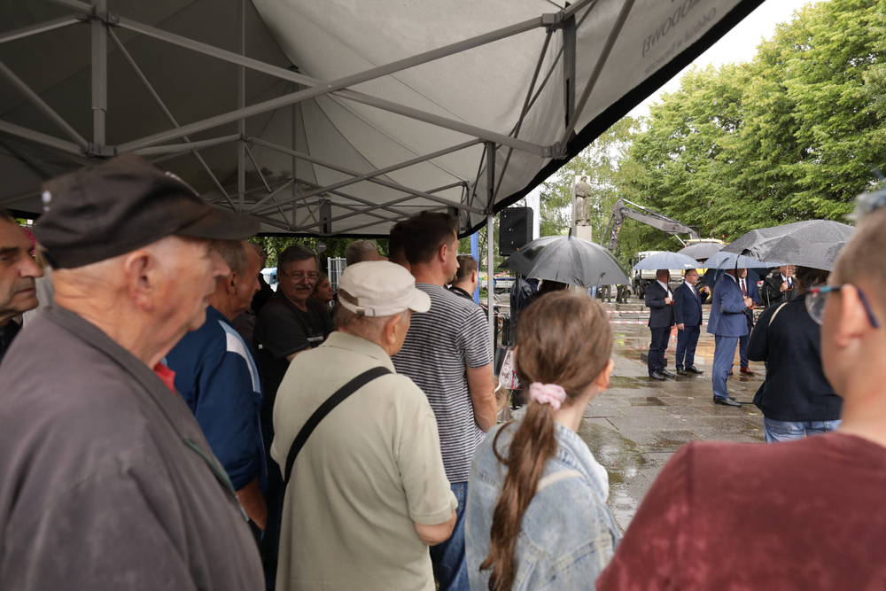 Demontaż sowieckiego obiektu propagandowego Armii Czerwonej – Szczecin, 3 sierpnia 2023. Fot. Mikołaj Bujak