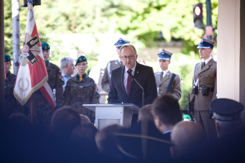 Zastępca prezesa IPN Karol Polejowski podczas 79. rocznicy zdobycia posterunku żandarmerii niemieckiej „Nordwache” przez żołnierzy Batalionu „Chrobry I” – Warszawa, 3 sierpnia 2023. Fot. Sławek Kasper (IPN)