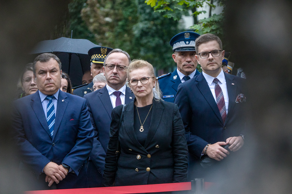 Uroczystość w Hołdzie Ludności Cywilnej Woli pod Pomnikiem Pamięci 50 Tysięcy mieszkańców Woli Zamordowanych przez Niemców podczas Powstania Warszawskiego 1944 – Warszawa, 5 sierpnia 2023. Fot. Sławek Kasper (IPN)