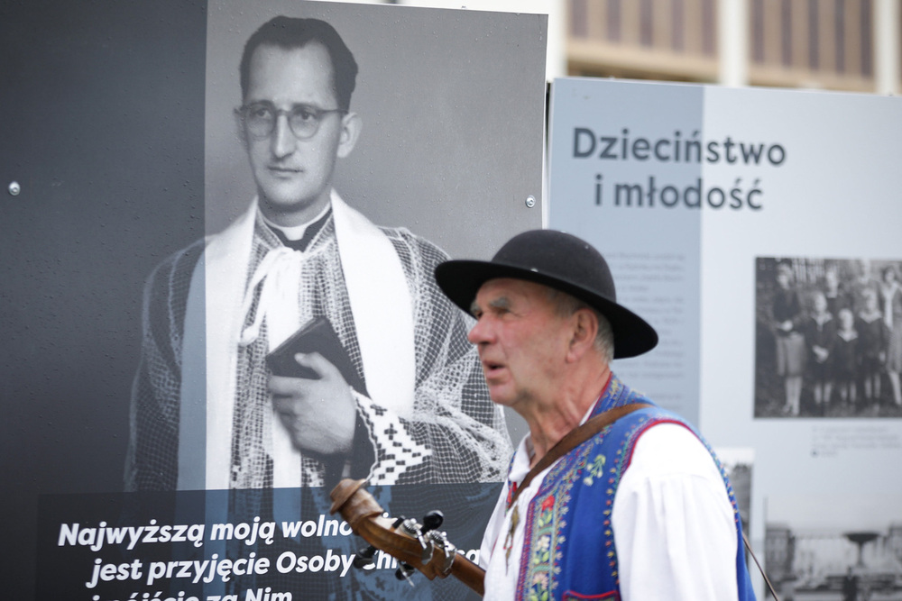 Uroczyste przekazanie Orderu Orła Białego nadanego pośmiertnie ks. Franciszkowi Blachnickiemu – Krościenko nad Dunajcem, 6 sierpnia 2023. Fot. Mikołaj Bujak (IPN)