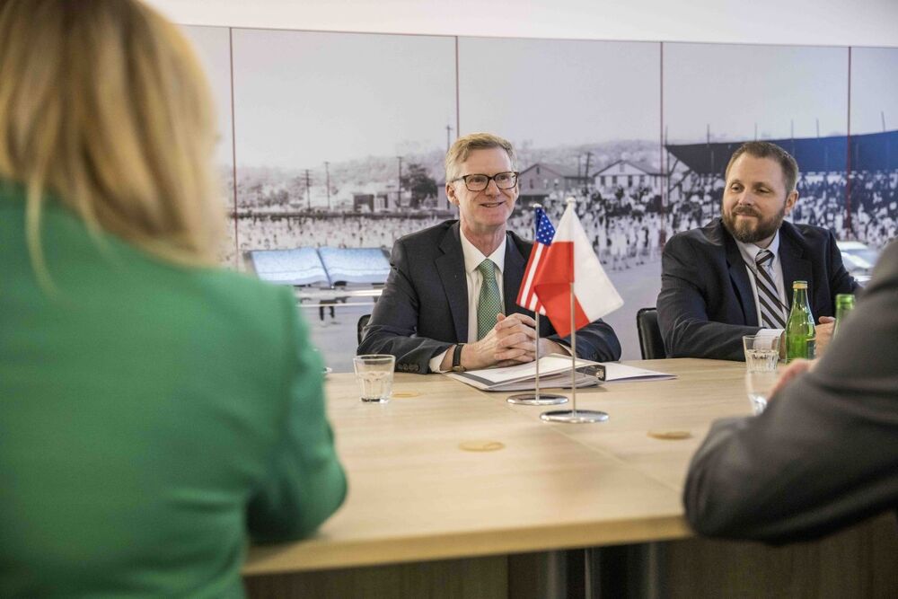 Wizyta Zastępcy Szefa Misji USA Daniela Lawtona w Archiwum IPN – Warszawa, 7 sierpnia 2023. Fot. Katarzyna Adamów (IPN)