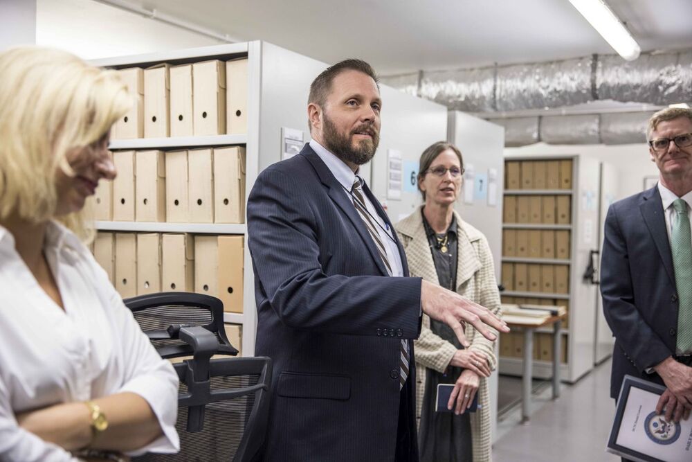 Wizyta Zastępcy Szefa Misji USA Daniela Lawtona w Archiwum IPN – Warszawa, 7 sierpnia 2023. Fot. Katarzyna Adamów (IPN)