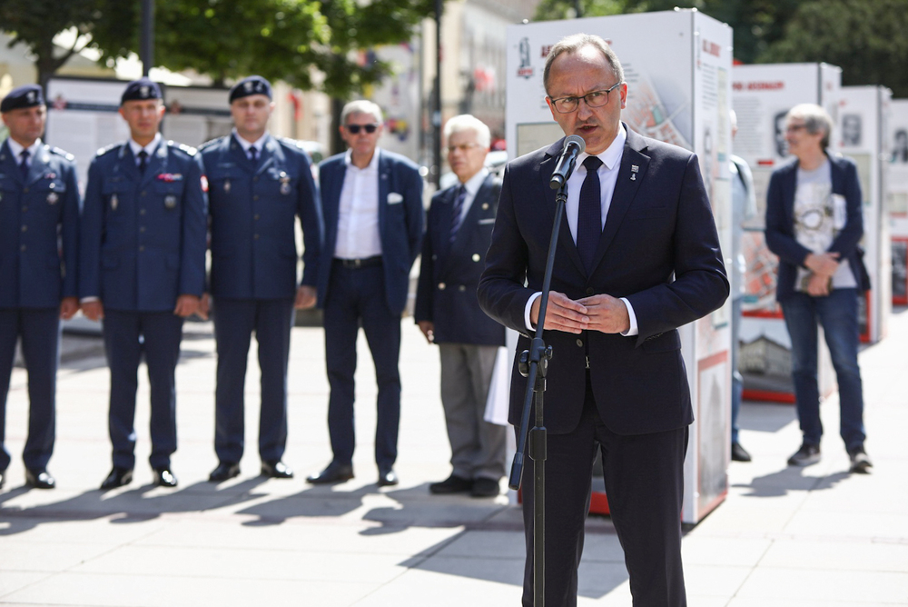Dr hab. Karol Polejowski podczas uroczystego otwarcia wystawy „Kedyw. Miecz i Tarcza Armii Krajowej w Warszawie” – Warszawa, 11 sierpnia 2023. Fot. Sławek Kasper (IPN)
