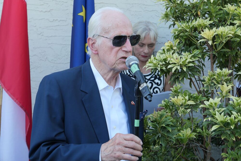 Peter Sosnkowski podczas odsłonięcia pomnika Marszałka Józefa Piłsudskiego w Victorii (Kanada) – 13 sierpnia 2023. Fot. Adrianna Garnik (IPN)