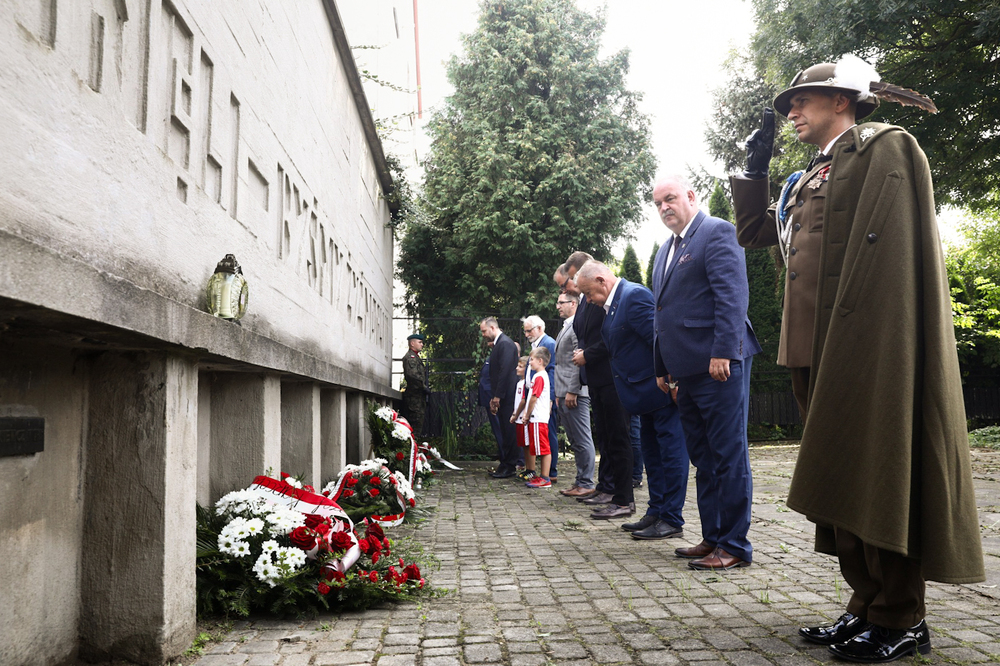 W Przemyślu oddano hołd ofiarom niemieckiego i sowieckiego totalitaryzmu. Fot. Sławek Kasper (IPN)