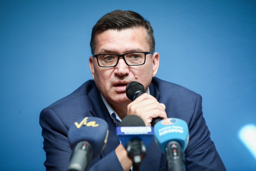 Dr hab. Dariusz Iwaneczko, dyrektor IPN w Rzeszowie, podczas briefingu zapowiadającego Podkarpacki Kongres Pamięci Narodowej – Rzeszów, 24 sierpnia 2023. Fot. Sławek Kasper (IPN)