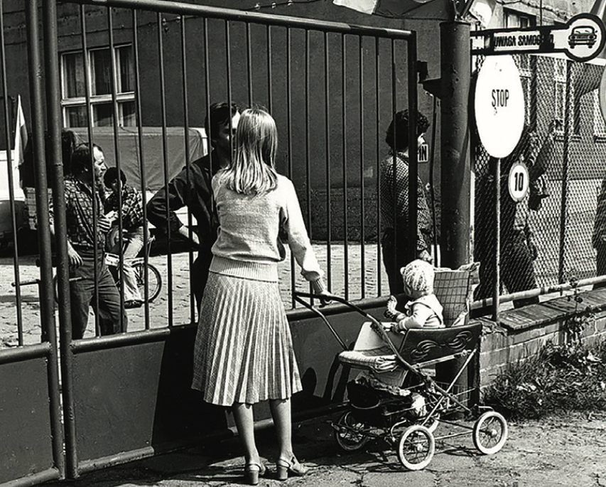 Uczestnicy strajku nie pozostawali bez wsparcia swoich rodzin (fot. Zbigniew Wróblewski)