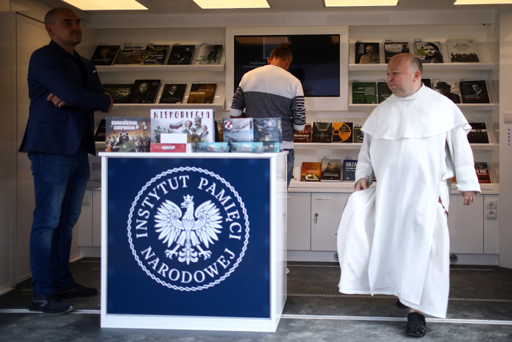 Księgarnia mobilna Wydawnictwa IPN podczas XXXII Krajowej Wystawy Rolniczej – Częstochowa, 2–3 września 2023. Fot: Sławek Kasper (IPN)