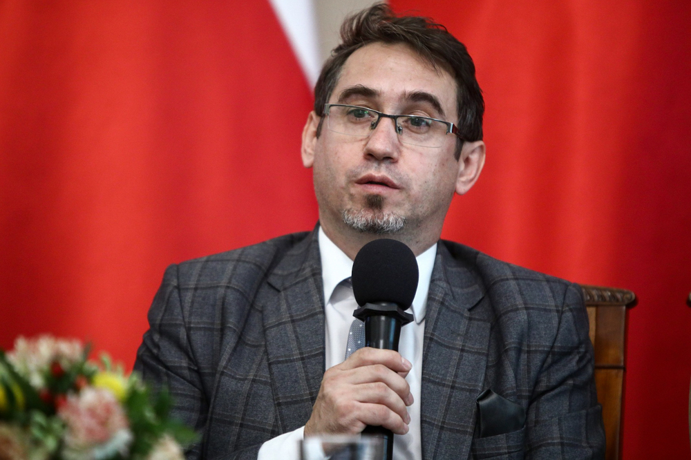 Konferencja naukowa „Niemiecki mord na Ulmach. Represje za pomoc ludności żydowskiej w kontekście realiów czasu Zagłady” w Warszawie. Na zdj. dr Tomasz Domański – 7 września 2023. Fot. Sławek Kasper (IPN)