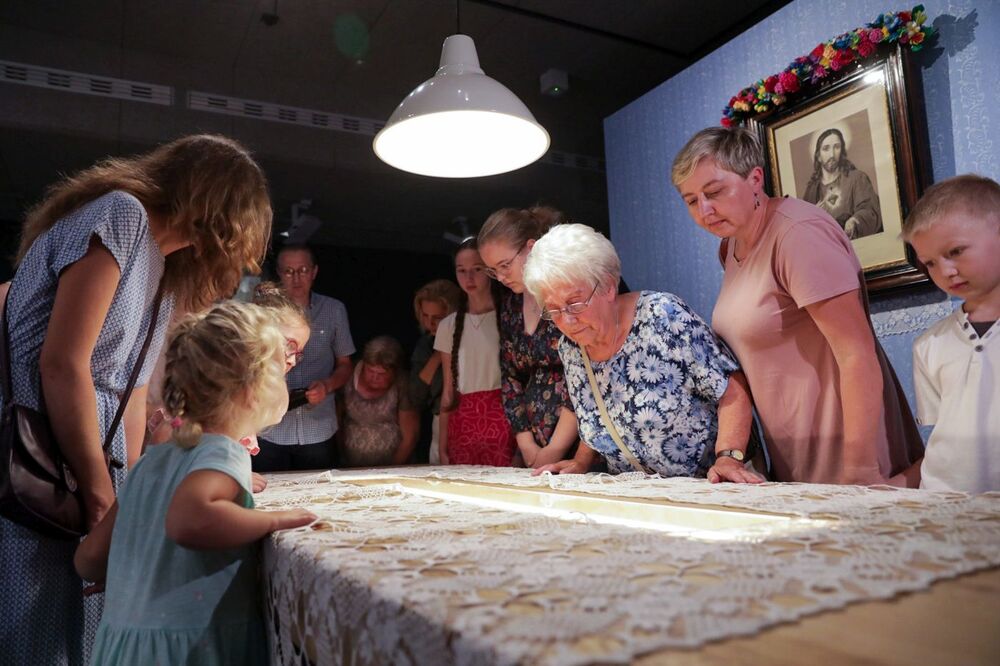 Otwarcie wystawy IPN „»Błogosławieni Sprawiedliwi, albowiem…« Opowieść o Rodzinie Ulmów” – Markowa, 9 września 2023. Fot. Mikołaj Bujak (IPN)