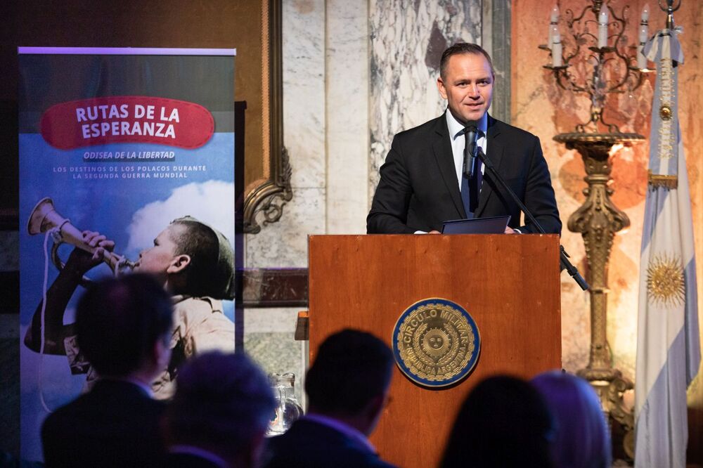 Prezes IPN dr Karol Nawrocki podczas otwarcia wystawy IPN „Szlaki Nadziei. Odyseja wolności” – Buenos Aires, 12 września 2023. Fot. Mikołaj Bujak (IPN)