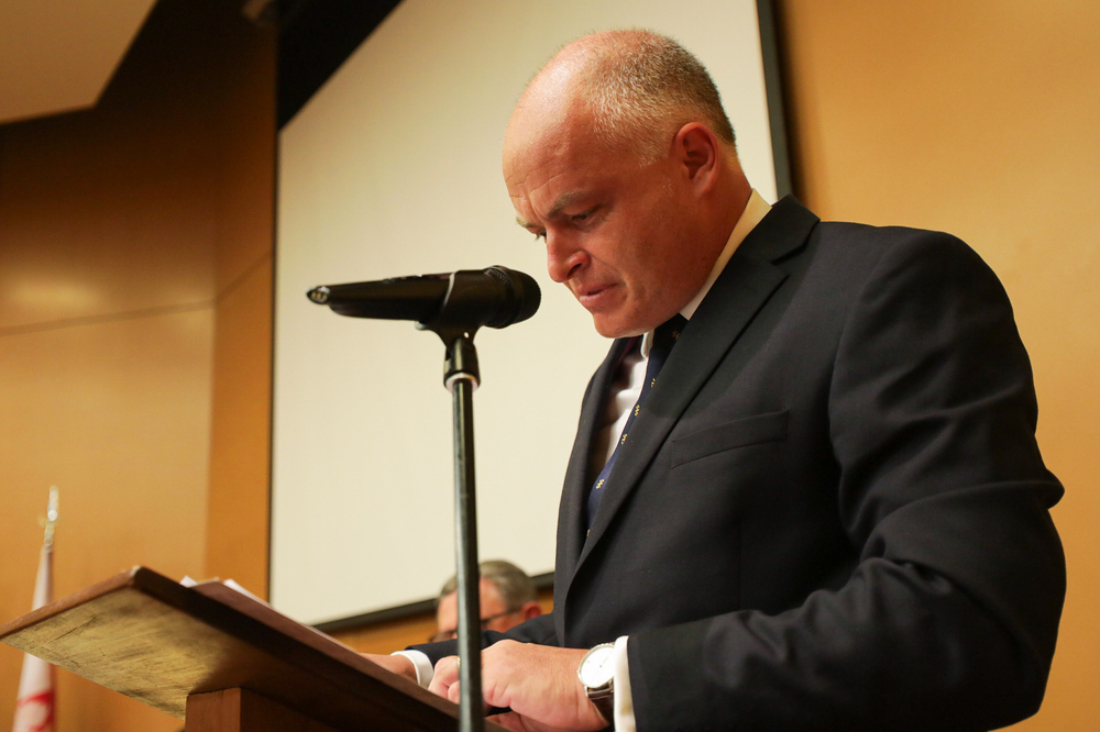 Profesor Katedry Filozofii Prawa dr Eduardo Sodero podczas otwarcia wystawy „Samarytanie z Markowej” w Rosario – Argentyna, 14 września 2023. Fot. Mikołaj Bujak (IPN)