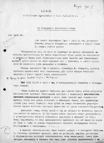 Pierwsza strona odpisu z Biuletynu Specjalnego z 3 listopada 1961 r. dotyczącego rezygnacji Jacoba D. Beama ze stanowiska ambasadora Stanów Zjednoczonych w Polsce. (Fot. z zasobu AIPN)