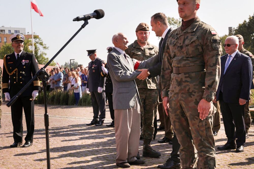 „Ja, żołnierz Wojska Polskiego, przysięgam” – żołnierze 7 Pomorskiej Brygady Obrony Terytorialnej złożyli przysięgę wojskową – Gdańsk, 17 września 2023. Fot. Mikołaj Bujak (IPN)