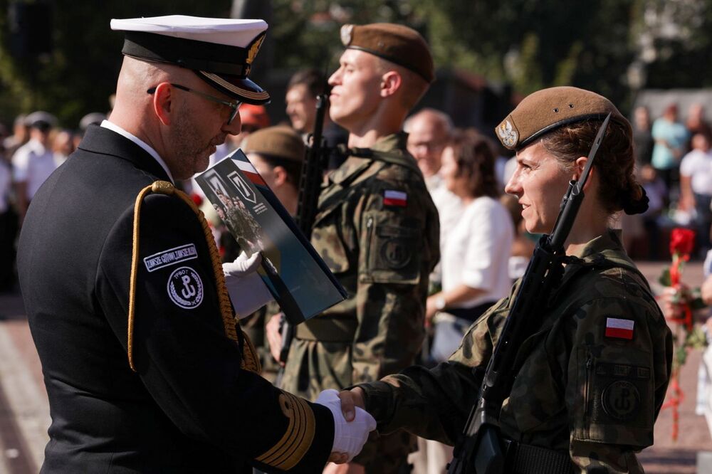 „Ja, żołnierz Wojska Polskiego, przysięgam” – żołnierze 7 Pomorskiej Brygady Obrony Terytorialnej złożyli przysięgę wojskową – Gdańsk, 17 września 2023. Fot. Mikołaj Bujak (IPN)