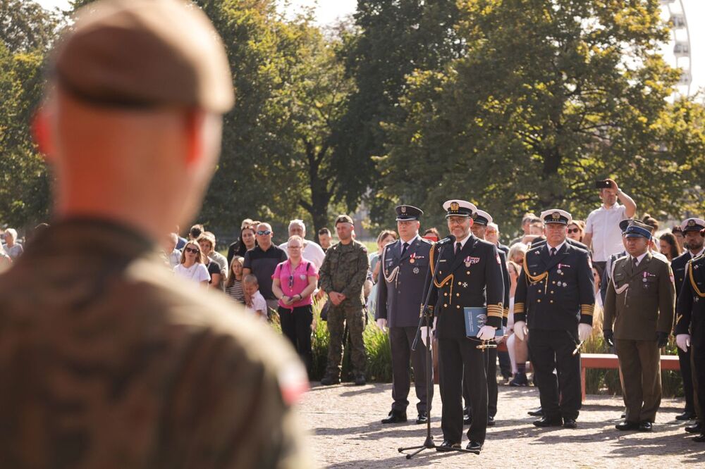 „Ja, żołnierz Wojska Polskiego, przysięgam” – żołnierze 7 Pomorskiej Brygady Obrony Terytorialnej złożyli przysięgę wojskową – Gdańsk, 17 września 2023. Fot. Mikołaj Bujak (IPN)
