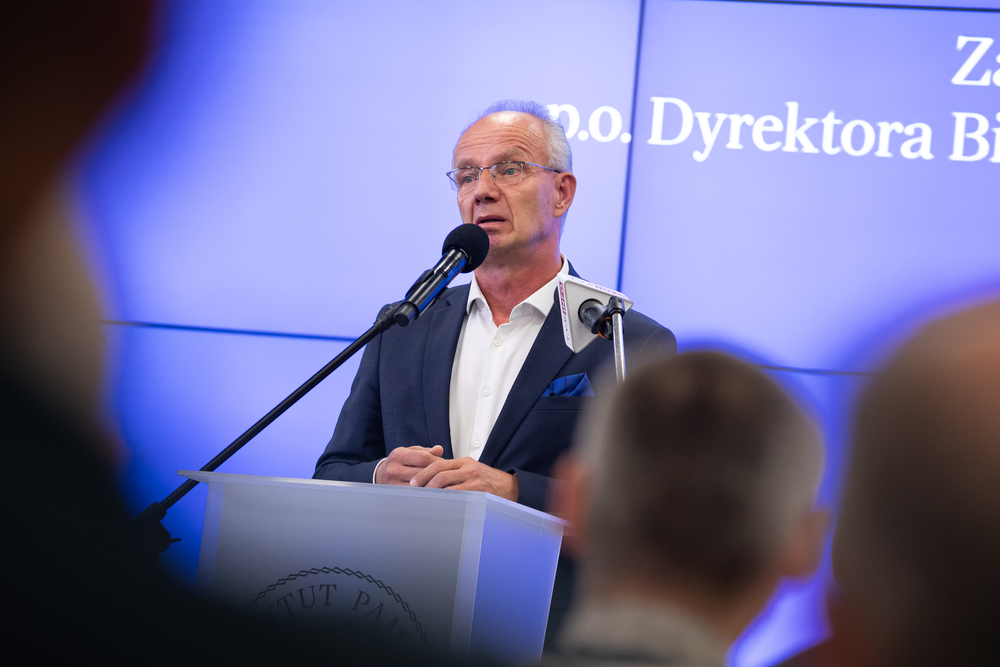 Konferencja popularnonaukowa „Podsumowanie prac poszukiwawczych na Górkach Czechowskich w Lublinie w latach 2020–2023” – Lublin, 18 września 2023 r. Na zdj. dr hab. Krzysztof Szwagrzyk, zastępca prezesa IPN. Fot. Mikołaj Bujak (IPN)