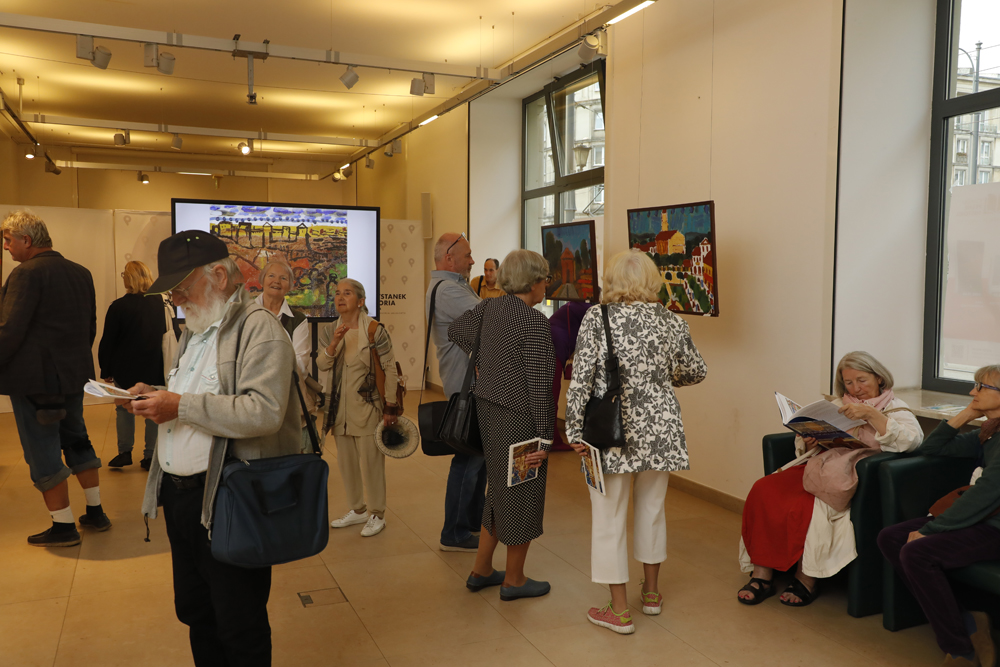 Otwarcie wystawy ,,Obrazy zatopione w pamięci. Pejzaże kresowe Mariusza Woszczyńskiego” – Warszawa, 19 września 2023. Fot. Piotr Życieński (IPN)