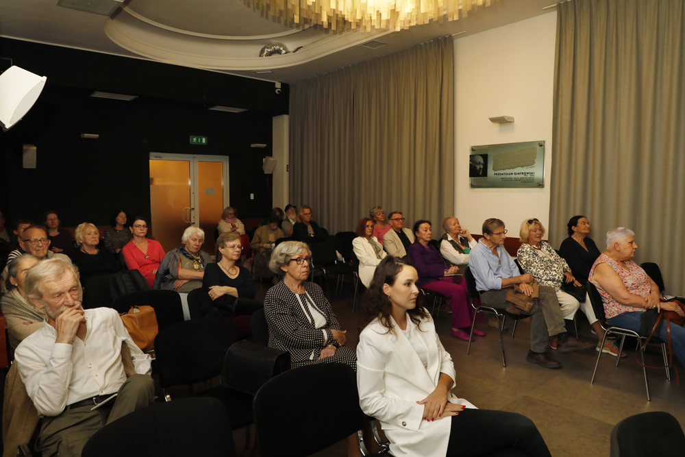 Otwarcie wystawy ,,Obrazy zatopione w pamięci. Pejzaże kresowe Mariusza Woszczyńskiego” – Warszawa, 19 września 2023. Fot. Piotr Życieński (IPN)