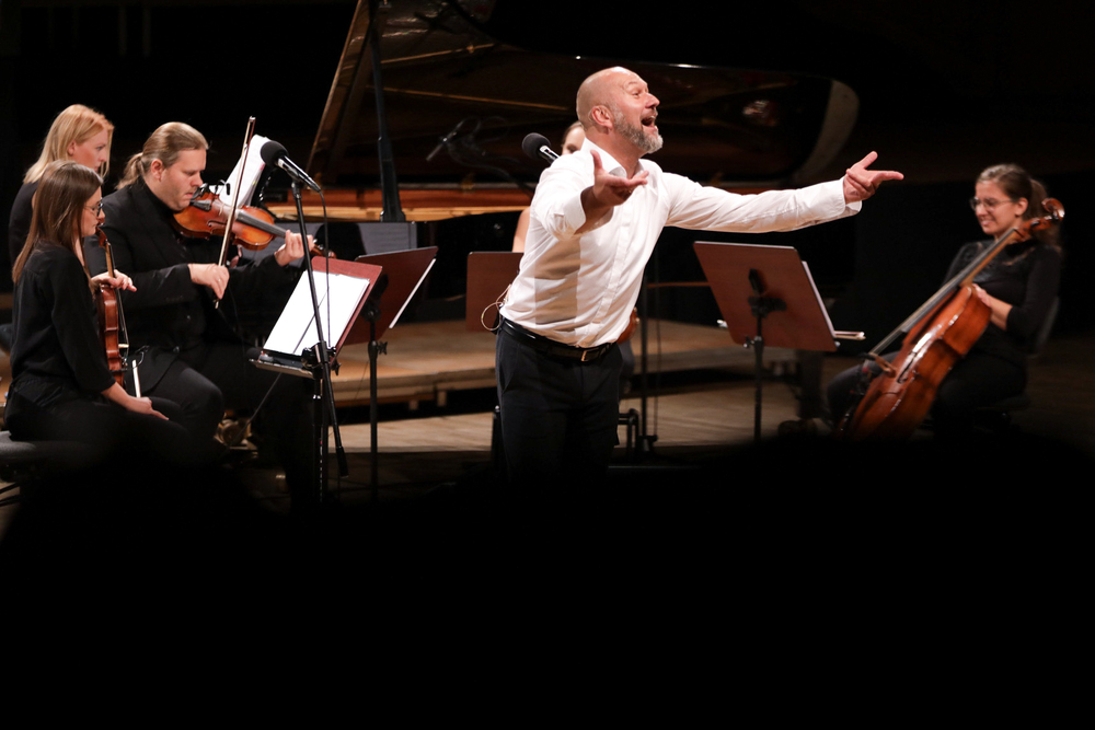 Wręczenie medalu Reipublicae Memoriae Meritum oraz koncert „…w drodze” w ramach cyklu „Artyści Andersa” – Warszawa, 20 września 2023. Fot. Mikołaj Bujak (IPN)