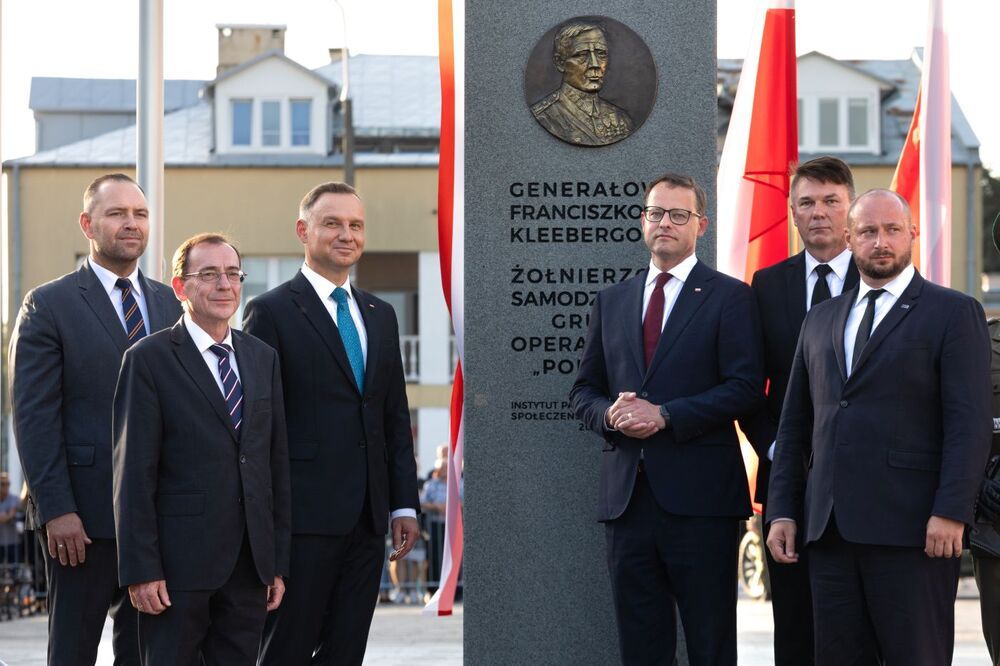 Uroczystość odsłonięcia pomnika pamięci gen. Franciszka Kleeberga i żołnierzy Samodzielnej Grupy Operacyjnej „Polesie” – Włodawa, 26 września 2023. Fot. Mikołaj Bujak (IPN)