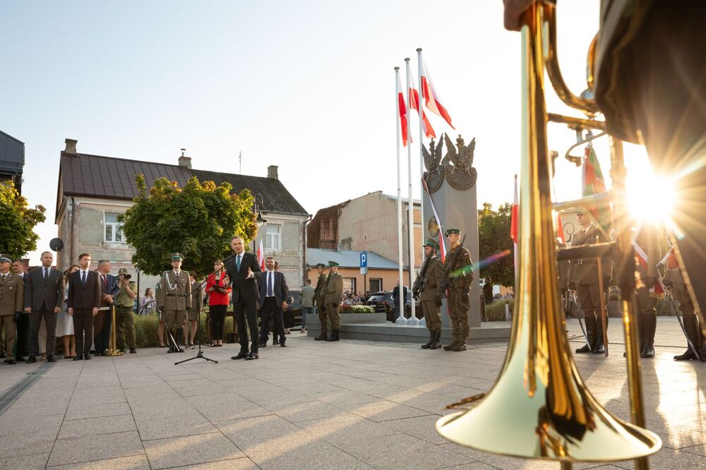 Uroczystość odsłonięcia pomnika pamięci gen. Franciszka Kleeberga i żołnierzy Samodzielnej Grupy Operacyjnej „Polesie” – Włodawa, 26 września 2023. Fot. Mikołaj Bujak (IPN)